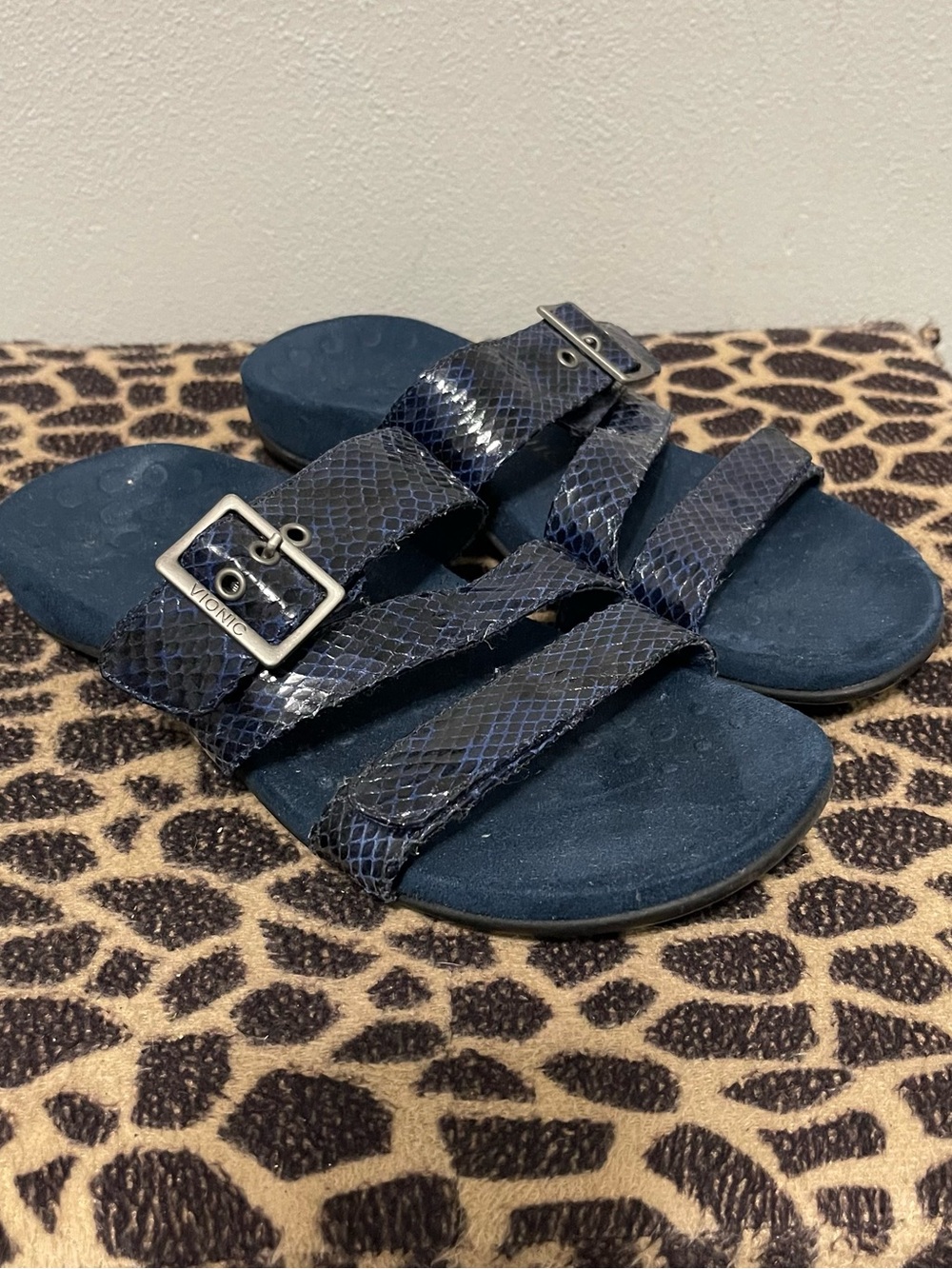 Vionic Skyler Strappy Slip On Comfort Sandals Navy Blue Womens 9